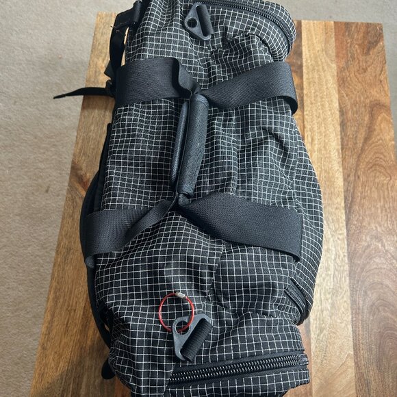 Tom Bihn  Aeronaut 45 - Picture 2 of 8